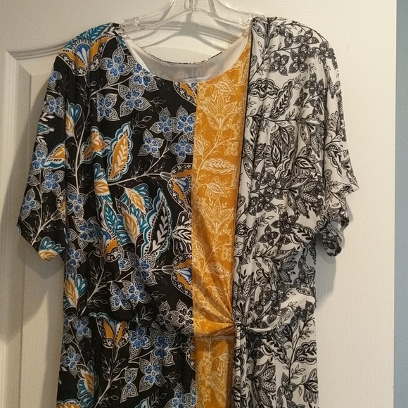 Women's London Times Dress - Picture 2 of 3